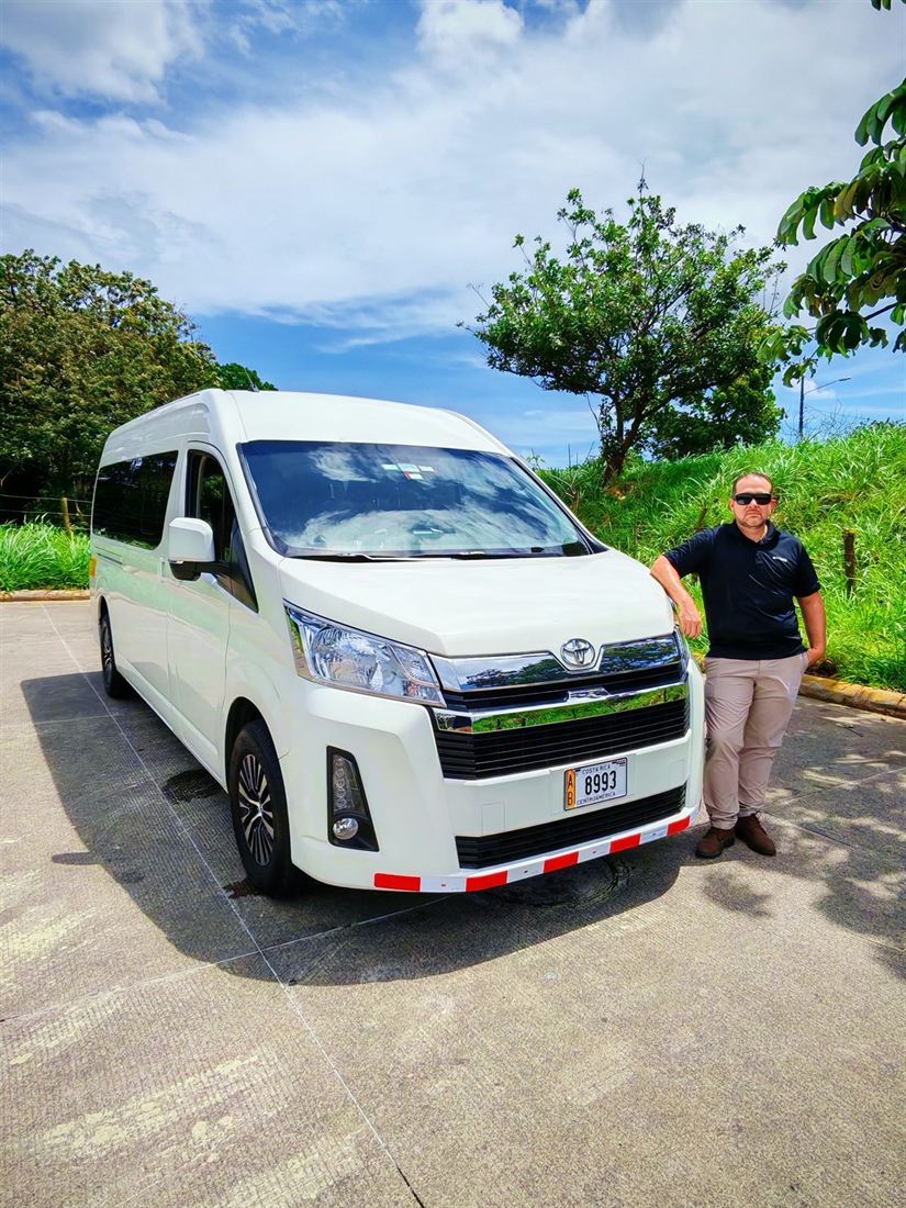 Eddie, owner and driver at Travesía Costa Rica